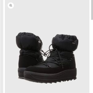 Pajar Women's Black Snow Boots NWOB